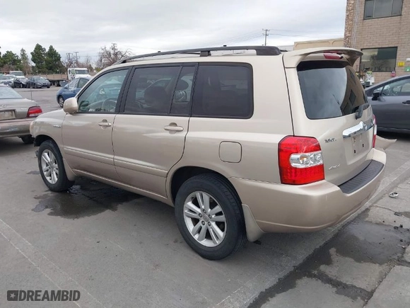 2006 Toyota Highlander Hybrid with VIN JTEEW21A060025752, listed as a IAAI auction lot 41467282 with 245,146 mi miles. Bid and sale history available at carsss.com. Image 3.