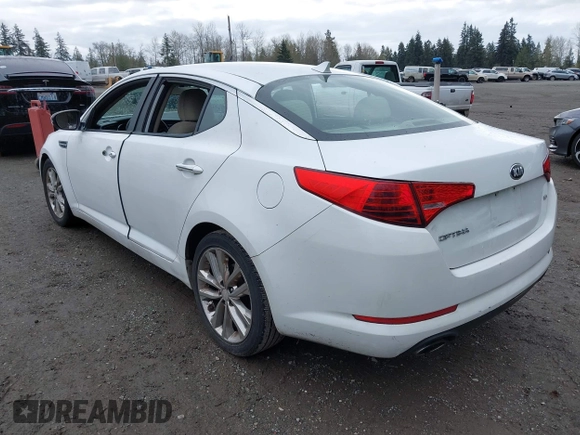 2013 Kia Optima LX z VIN 5XXGM4A70DG224007, wystawiony jako IAAI lot #41946901 z przebiegiem 208 055 mil mil oraz . Historia ofert i sprzedaży dostępna na DreamBid. Obrazek 3.