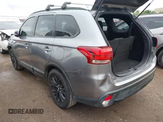 2018 Mitsubishi Outlander SE with VIN JA4AD3A36JZ054056, listed as a IAAI auction lot 42489296 with 98,200 mi miles and . Bid and sale history available at DreamBid. Image 3.