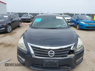 2013 Nissan Altima 2.5 S with VIN 1N4AL3AP5DN416696, listed as a IAAI auction lot 41786541 with 228,482 mi miles and . Bid and sale history available at carsss.com. Image 12.