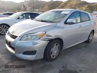 2011 Toyota Matrix z VIN 2T1KU4EE9BC562237, wystawiony jako IAAI lot #41882972 z przebiegiem 103 814 mil mil oraz . Historia ofert i sprzedaży dostępna na DreamBid. Obrazek 18.