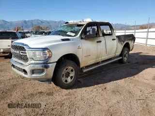 2019 Ram 2500 Tradesman z VIN 3C6UR5CL2KG656796, wystawiony jako Copart lot #75600323 z przebiegiem Nie podano mil oraz Szkoda całkowita • Salvage title. Historia ofert i sprzedaży dostępna na DreamBid. Obrazek 1.