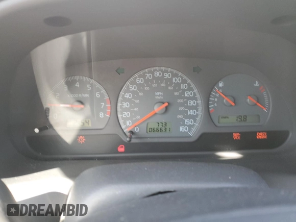 2000 Volvo V40 z VIN YV1VW2552YF568371, wystawiony jako Copart lot #53491375 z przebiegiem 66 631 mil mil oraz Szkody całkowita. Historia ofert i sprzedaży dostępna na DreamBid. Obrazek 9.