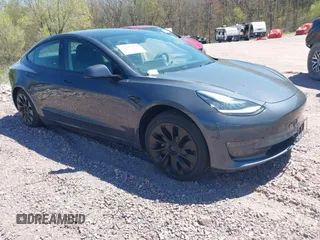 2022 Tesla Model 3 Long Range z VIN 5YJ3E1EB6NF260118, wystawiony jako IAAI lot #42139962 z przebiegiem 52 566 mil mil oraz . Historia ofert i sprzedaży dostępna na DreamBid. Obrazek 1.