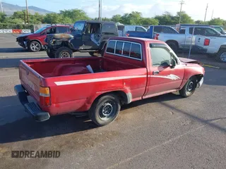 1993 Toyota Pickup DX z VIN JT4RN81P1P5162011, wystawiony jako IAAI lot #41721589 z przebiegiem 207 489 mil mil oraz . Historia ofert i sprzedaży dostępna na DreamBid. Obrazek 4.