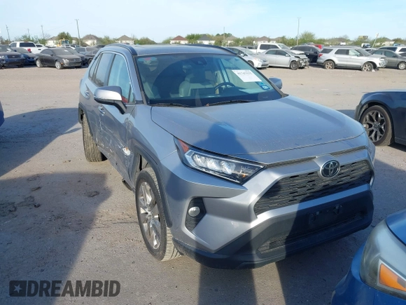 2021 Toyota RAV4 XLE Premium with VIN 2T3C1RFV1MC142071, listed as a IAAI auction lot 41747935 with 82,427 mi miles. Bid and sale history available at carsss.com. Image 1.
