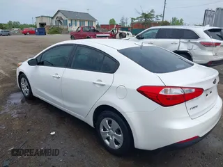 2015 Kia Forte LX with VIN KNAFX4A69F5306199, listed as a IAAI auction lot 42125781 with 116,788 mi miles and . Bid and sale history available at carsss.com. Image 3.
