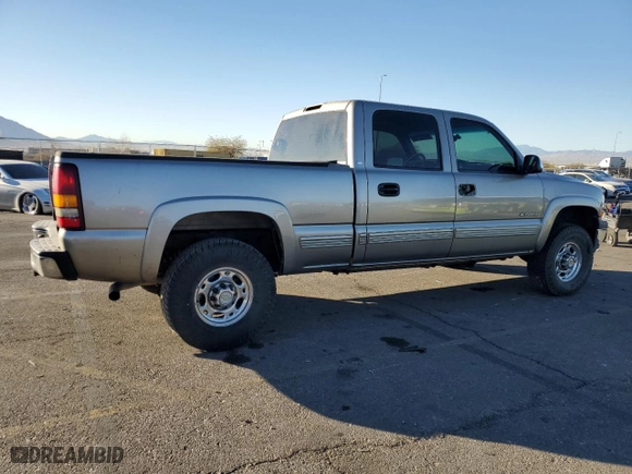 2001 Chevrolet Silverado 1500HD LS with VIN 1GCGK13U01F193374, listed as a Copart auction lot 89311775 with 212,135 mi miles and Salvage Title. Bid and sale history available at carsss.com. Image 3.