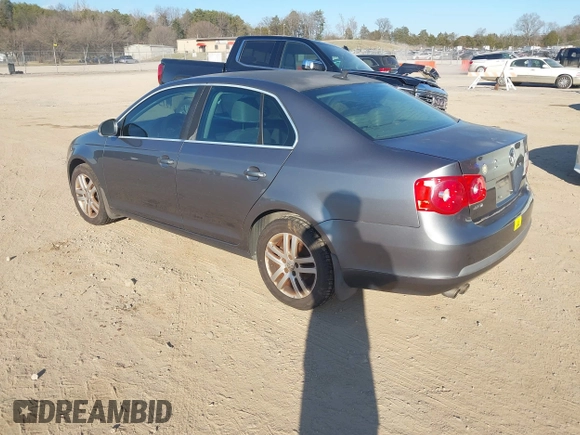 2007 Volkswagen Jetta 2.5 with VIN 3VWRF71K37M136996, listed as a IAAI auction lot 41643066 with Not provided miles and . Bid and sale history available at DreamBid. Image 3.