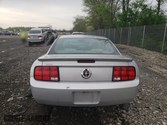 2008 Ford Mustang Deluxe с VIN 1ZVHT80N385142049, выставлен на аукционе Copart как лот 54693915 с пробегом 189 674 миль миль и Списание • Salvage title. История ставок и продаж доступна на DreamBid. Изображение 6.