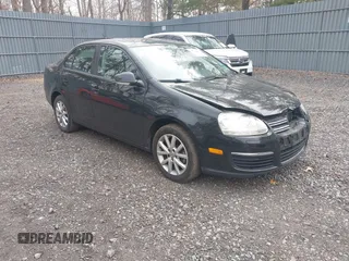 2010 Volkswagen Jetta Sedan Limited with VIN 3VWAZ7AJ9AM122457, listed as a IAAI auction lot 41789947 with 138,009 mi miles. Bid and sale history available at carsss.com. Image 1.