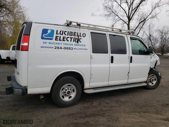 2018 GMC Savana Cargo Van with VIN 1GTW7AFG1J1909439, listed as a Copart auction lot 52689485 with 0 mi miles and Salvage Title. Bid and sale history available at carsss.com. Image 3.