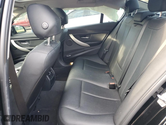 2015 BMW 3 Series 320i xDrive z VIN WBA3C3G50FNT53581, wystawiony jako Copart lot #58745745 z przebiegiem 147 804 mil mil oraz Szkoda całkowita • Salvage title. Historia ofert i sprzedaży dostępna na DreamBid. Obrazek 10.