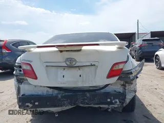 2008 Toyota Camry LE z VIN 4T1BE46K48U792969, wystawiony jako IAAI lot #42056288 z przebiegiem 249 852 mil mil oraz . Historia ofert i sprzedaży dostępna na DreamBid. Obrazek 6.