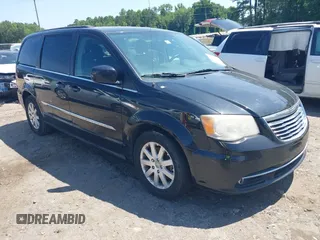 2014 Chrysler Town & Country Touring z VIN 2C4RC1BG2ER348099, wystawiony jako IAAI lot #42411961 z przebiegiem 249 144 mil mil oraz . Historia ofert i sprzedaży dostępna na DreamBid. Obrazek 1.