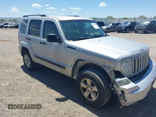 2011 Jeep Liberty Sport Jet z VIN 1J4PP2GK3BW503626, wystawiony jako IAAI lot #42305895 z przebiegiem 209 285 mil mil oraz . Historia ofert i sprzedaży dostępna na DreamBid. Obrazek 1.