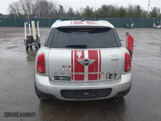 2013 MINI Cooper Countryman with VIN WMWZB3C5XDWR35844, listed as a IAAI auction lot 41203877 with 118,000 mi miles. Bid and sale history available at carsss.com. Image 17.