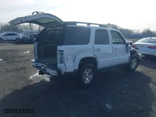 2005 Chevrolet Tahoe Z71 with VIN 1GNEK13T55R268077, listed as a IAAI auction lot 41442024 with 205,176 mi miles. Bid and sale history available at carsss.com. Image 4.