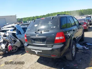 2009 Kia Sorento LX z VIN KNDJD735995882262, wystawiony jako IAAI lot #42040677 z przebiegiem 147 971 mil mil oraz . Historia ofert i sprzedaży dostępna na DreamBid. Obrazek 4.