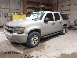 2007 Chevrolet Suburban LT with VIN 3GNFK16397G105953, listed as a IAAI auction lot 41621773 with 249,570 mi miles. Bid and sale history available at carsss.com. Image 2.