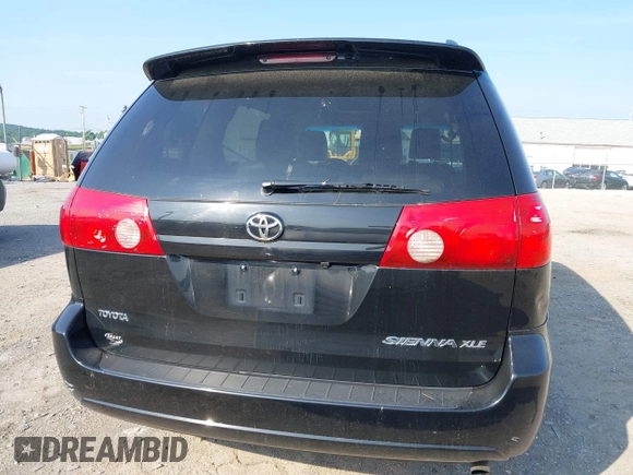 2010 Toyota Sienna XLE z VIN 5TDYK4CC4AS310757, wystawiony jako IAAI lot #42496526 z przebiegiem 238 468 mil mil oraz . Historia ofert i sprzedaży dostępna na DreamBid. Obrazek 16.