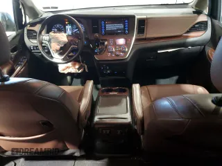 2019 Toyota Sienna XLE with VIN 5TDDZ3DC0KS218985, listed as a Copart auction lot 62550935 with 42,925 mi miles and Salvage title. Bid and sale history available at DreamBid. Image 8.