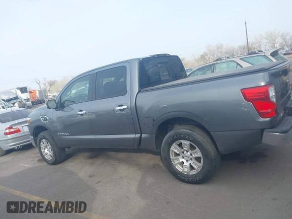 2017 Nissan Titan SV z VIN 1N6AA1EJ3HN536266, wystawiony jako IAAI lot #41915308 z przebiegiem 111 472 mil mil oraz . Historia ofert i sprzedaży dostępna na DreamBid. Obrazek 14.