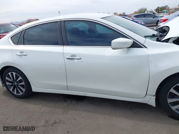 2017 Nissan Altima 2.5 SV with VIN 1N4AL3AP5HC182058, listed as a IAAI auction lot 41579072 with 81,423 mi miles. Bid and sale history available at carsss.com. Image 13.