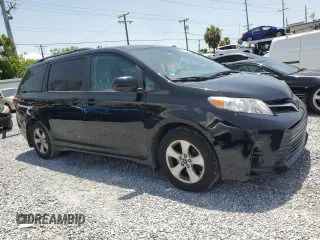 2020 Toyota Sienna LE Auto Access Seat with VIN 5TDKZ3DC0LS039564, listed as a Copart auction lot 59865345 with 79,436 mi miles and Salvage title. Bid and sale history available at DreamBid. Image 4.