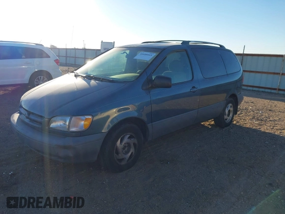 2000 Toyota Sienna CE with VIN 4T3GF19C2YU240254, listed as a IAAI auction lot 40688669 with 1 mi miles. Bid and sale history available at carsss.com. Image 2.