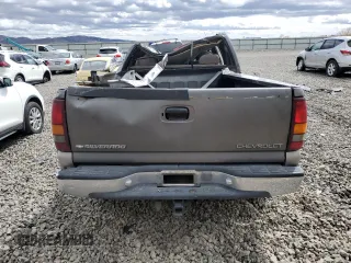 2000 Chevrolet Silverado 1500 LS with VIN 2GCEK19T8Y1171579, listed as a Copart auction lot 52135075 with 218,993 mi miles and Salvage Title. Bid and sale history available at carsss.com. Image 6.