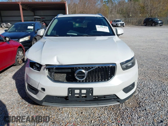 2021 Volvo XC40 Momentum with VIN YV4162UK8M2499552, listed as a IAAI auction lot 41375452 with 72,189 mi miles. Bid and sale history available at carsss.com. Image 12.