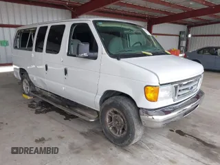 2006 Ford Econoline Passenger XL with VIN 1FMRE11L46DA35354, listed as a IAAI auction lot 41978873 with 69,934 mi miles. Bid and sale history available at carsss.com. Image 1.