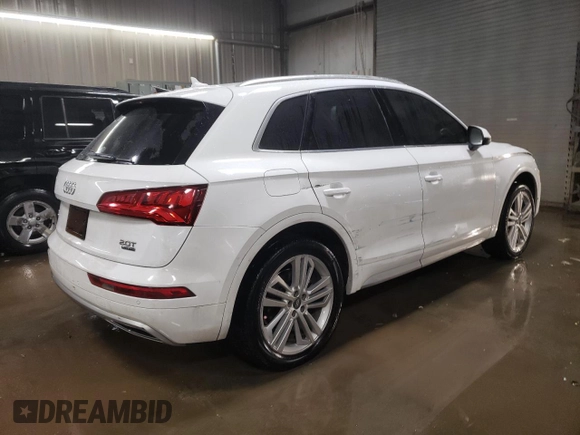 2018 Audi Q5 Premium Plus with VIN WA1BNAFY2J2007240, listed as a Copart auction lot 88902905 with 83,180 mi miles and Salvage Title. Bid and sale history available at carsss.com. Image 3.