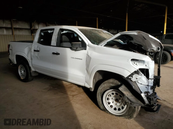 2024 Chevrolet Colorado 4WD Work Truck z VIN 1GCPTBEK1R1317174, wystawiony jako Copart lot #43582685 z przebiegiem Nie podano mil oraz Szkoda całkowita • Salvage title. Historia ofert i sprzedaży dostępna na DreamBid. Obrazek 4.