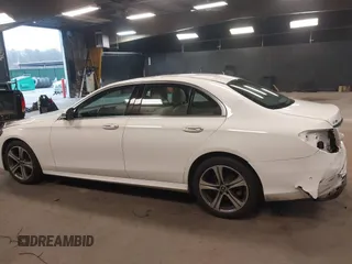 2019 Mercedes-Benz E 300 z VIN WDDZF4KB0KA595852, wystawiony jako IAAI lot #42060124 z przebiegiem 106 084 mil mil oraz . Historia ofert i sprzedaży dostępna na DreamBid. Obrazek 14.