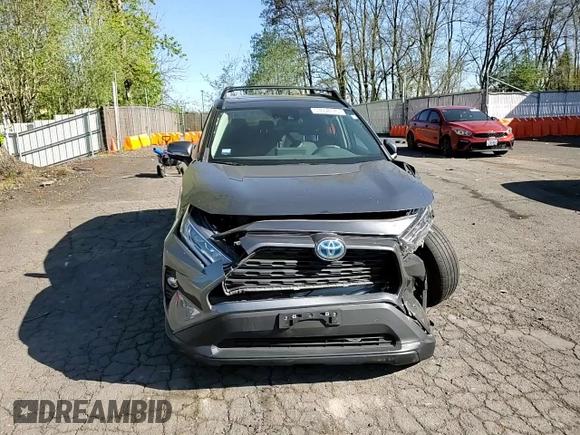 2021 Toyota RAV4 Hybrid LE with VIN 4T3B6RFV1MU042547, listed as a Copart auction lot 53558175 with 77,985 mi miles and Salvage title. Bid and sale history available at DreamBid. Image 14.