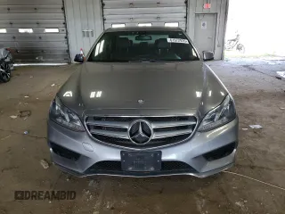 2014 Mercedes-Benz E 350 Luxury with VIN WDDHF8JB5EB059479, listed as a Copart auction lot 61972935 with 262,964 mi miles and Clean title. Bid and sale history available at DreamBid. Image 5.
