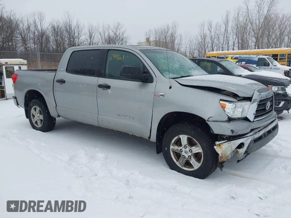 2008 Toyota Tundra z VIN 5TBDV54118S498651, wystawiony jako IAAI lot #41139461 z przebiegiem 243 235 mil mil oraz . Historia ofert i sprzedaży dostępna na DreamBid. Obrazek 1.