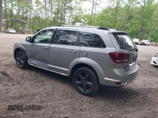 2020 Dodge Journey Crossroad z VIN 3C4PDCGB4LT201564, wystawiony jako IAAI lot #42105007 z przebiegiem 115 411 mil mil oraz . Historia ofert i sprzedaży dostępna na DreamBid. Obrazek 3.