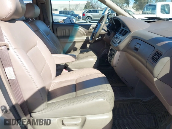 2001 Toyota Sienna LE with VIN 4T3ZF13C01U381668, listed as a IAAI auction lot 41653318 with 272,317 mi miles. Bid and sale history available at carsss.com. Image 5.