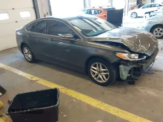 2016 Ford Fusion SE with VIN 3FA6P0HD3GR251205, listed as a IAAI auction lot 41678464 with 211,140 mi miles. Bid and sale history available at carsss.com. Image 1.