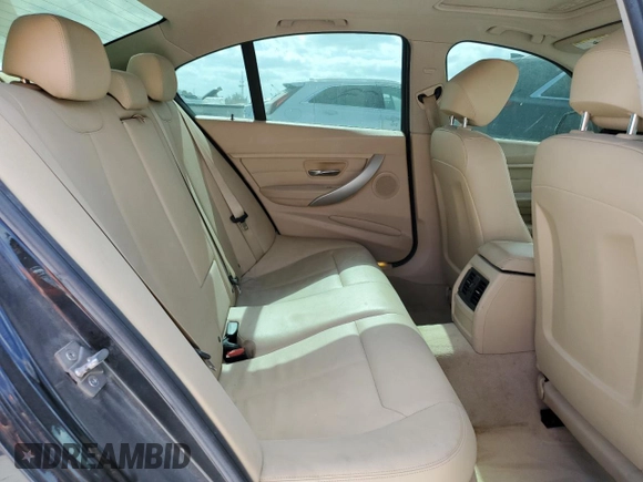 2013 BMW 3 Series 320i xDrive с VIN WBA3C3C53DF979218, выставлен на аукционе Copart как лот 54773715 с пробегом 154 369 миль миль и Списание • Salvage title. История ставок и продаж доступна на DreamBid. Изображение 10.