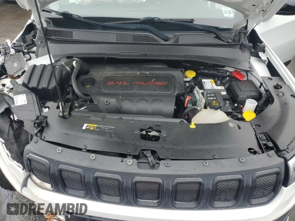 2022 Jeep Compass Latitude Lux z VIN 3C4NJDFB3NT127175, wystawiony jako Copart lot #60349925 z przebiegiem 58 465 mil mil oraz Szkoda całkowita • Salvage title. Historia ofert i sprzedaży dostępna na DreamBid. Obrazek 12.