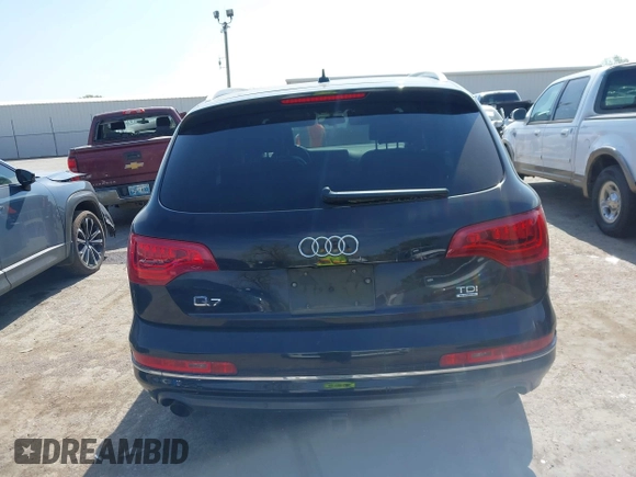 2011 Audi Q7 3.0L TDI Prestige with VIN WA1VMBFE8BD009883, listed as a IAAI auction lot 42047049 with 147,951 mi miles. Bid and sale history available at carsss.com. Image 12.
