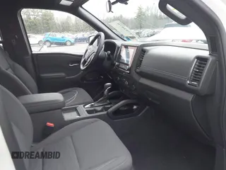 2023 Nissan Frontier Pro-4X z VIN 1N6ED1EK1PN672721, wystawiony jako IAAI lot #41782878 z przebiegiem 3 246 mil mil oraz . Historia ofert i sprzedaży dostępna na DreamBid. Obrazek 5.