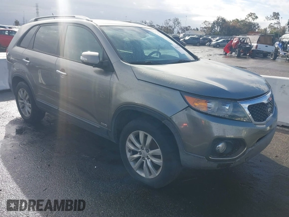 2011 Kia Sorento LX with VIN 5XYKTDA2XBG166661, listed as a IAAI auction lot 41795397 with 84,562 mi miles. Bid and sale history available at carsss.com. Image 1.