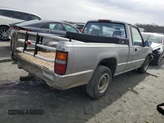 1994 Mitsubishi Mighty Max z VIN JA7LS21GXRP013712, wystawiony jako Copart lot #44893085 z przebiegiem 287 441 mil mil oraz Szkody całkowita. Historia ofert i sprzedaży dostępna na DreamBid. Obrazek 3.