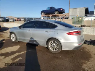 2019 Ford Fusion SE with VIN 3FA6P0HD4KR251223, listed as a Copart auction lot 42451445 with 37,710 mi miles and Salvage Title. Bid and sale history available at carsss.com. Image 2.