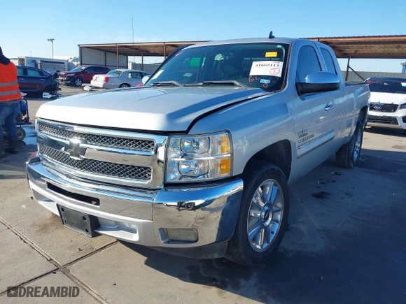 2012 Chevrolet Silverado 1500 LT with VIN 1GCRCSE06CZ249924, listed as a IAAI auction lot 41665113 with 118,830 mi miles. Bid and sale history available at carsss.com. Image 2.